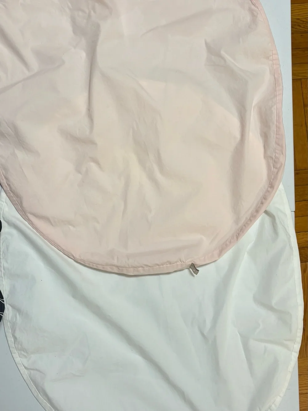 STOKKE Baby Bassinet Fitted Sheet Set – 2 Pack, Pink & White, 100% Cotton V3